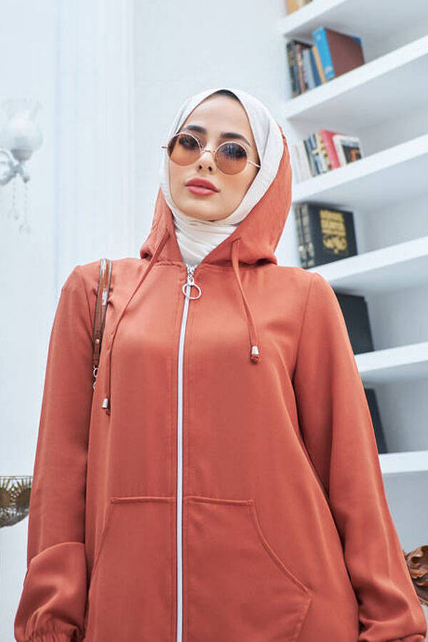 6475-Krep Kapşonlu Fermuarlı tunik Taba