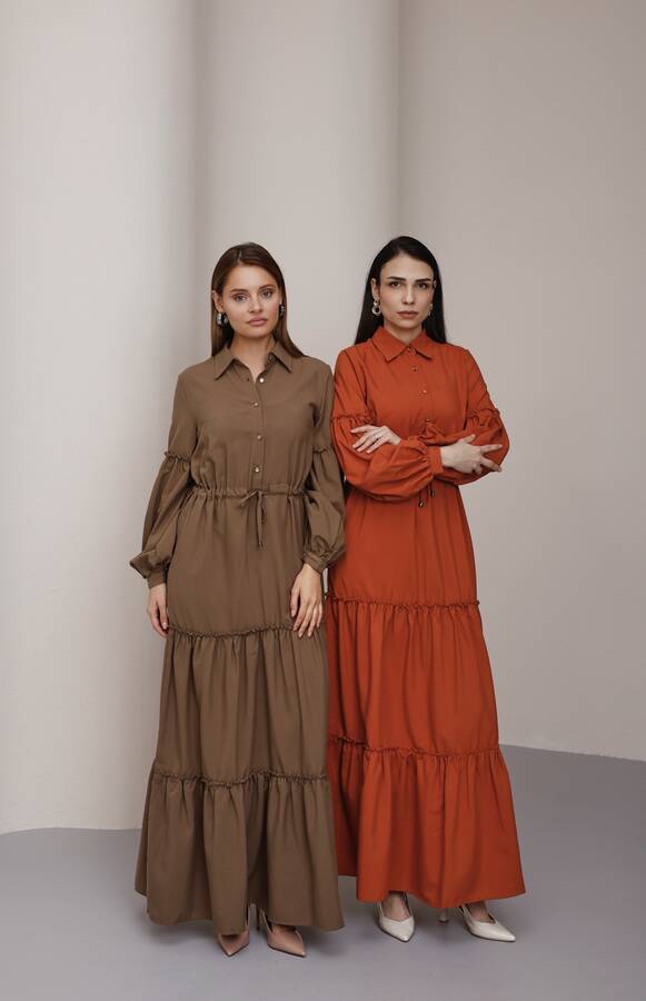 6567-Büzgülü Bağcıklı Elbise Taba