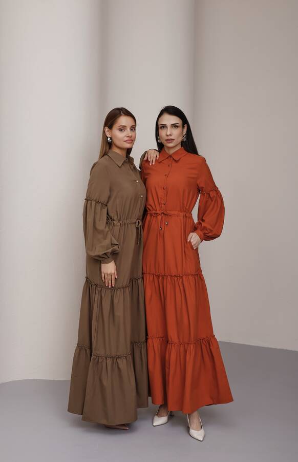 6567-Büzgülü Bağcıklı Elbise Taba