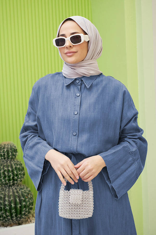 6596-Denim Düğmeli Süs Kuşaklı Abaya Koyu Mavi