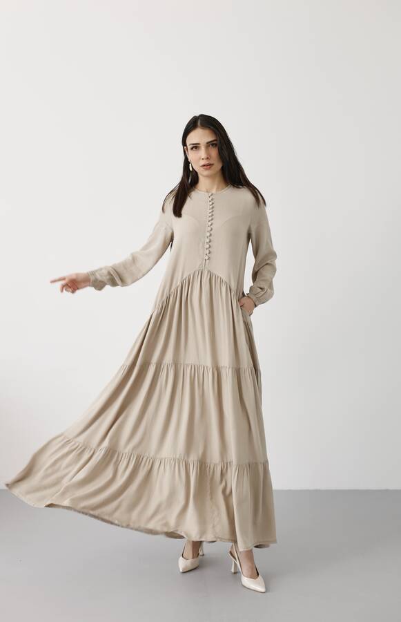 6646- Parça Boya Tensel Britli Düğmeli Büzgülü Elbise Bej