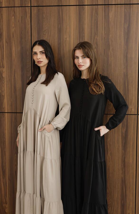 6646- Parça Boya Tensel Britli Düğmeli Büzgülü Elbise Bej