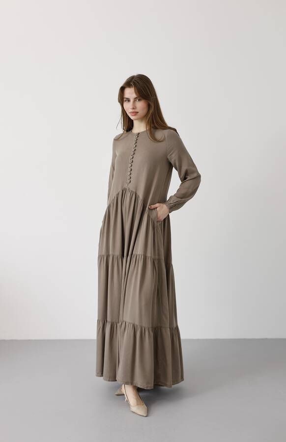 6646- Parça Boya Tensel Britli Düğmeli Büzgülü Elbise Haki