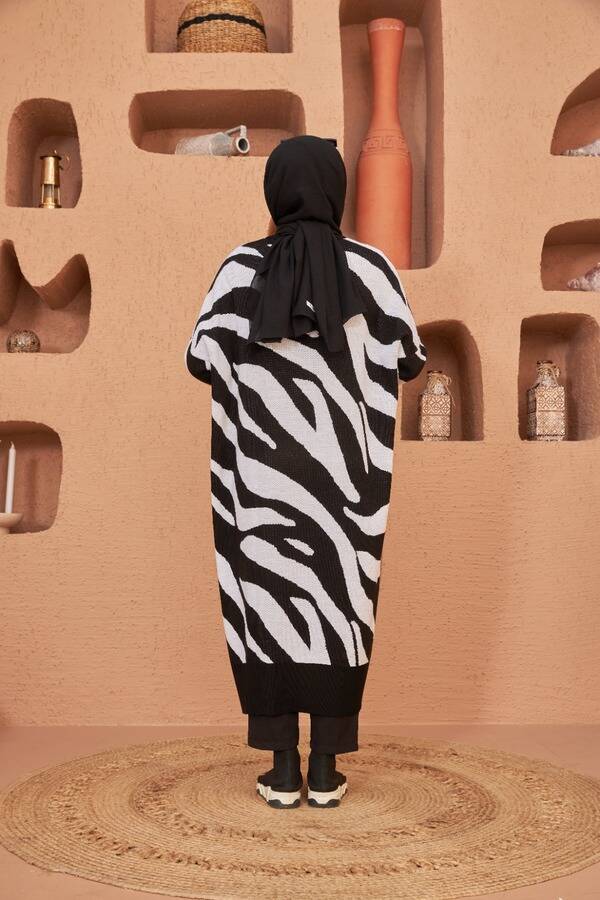 8035-Zebra Triko Tunik Siyah - Beyaz