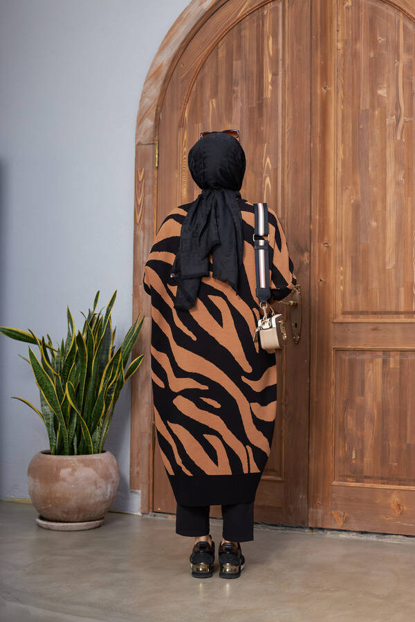 8035-Zebra Triko Tunik Siyah - Camel