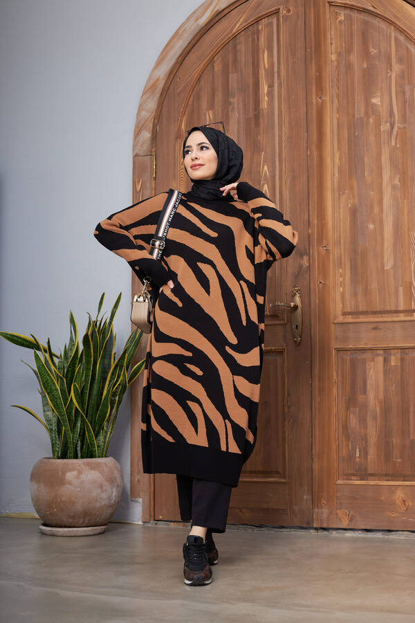 8035-Zebra Triko Tunik Siyah - Camel
